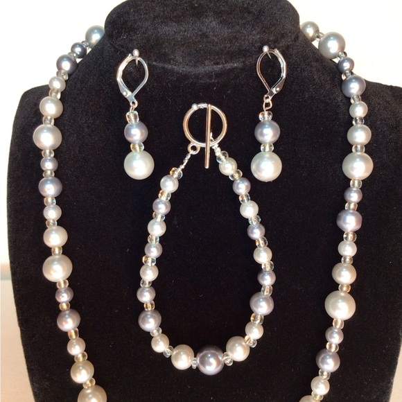 Lustrous Silver Pearl Necklace, Bracelet, and Earring Set - Picture 2 of 14